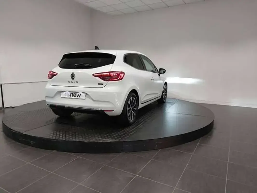Usado Renault Clio V Techno 140 CV (102 kW) 2023 Blanco Utilitario
