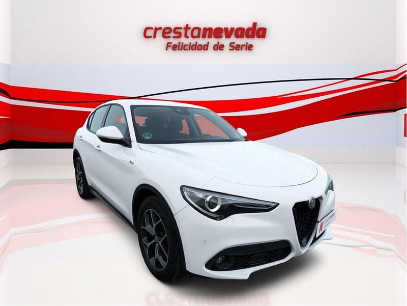 Usado Alfa Romeo Stelvio Sprint 190 CV (139 kW) 2021 Blanco SUV