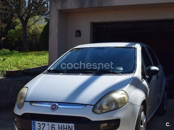 Usado Fiat Punto Easy 75 CV (55 kW) 2011 Blanco Utilitario