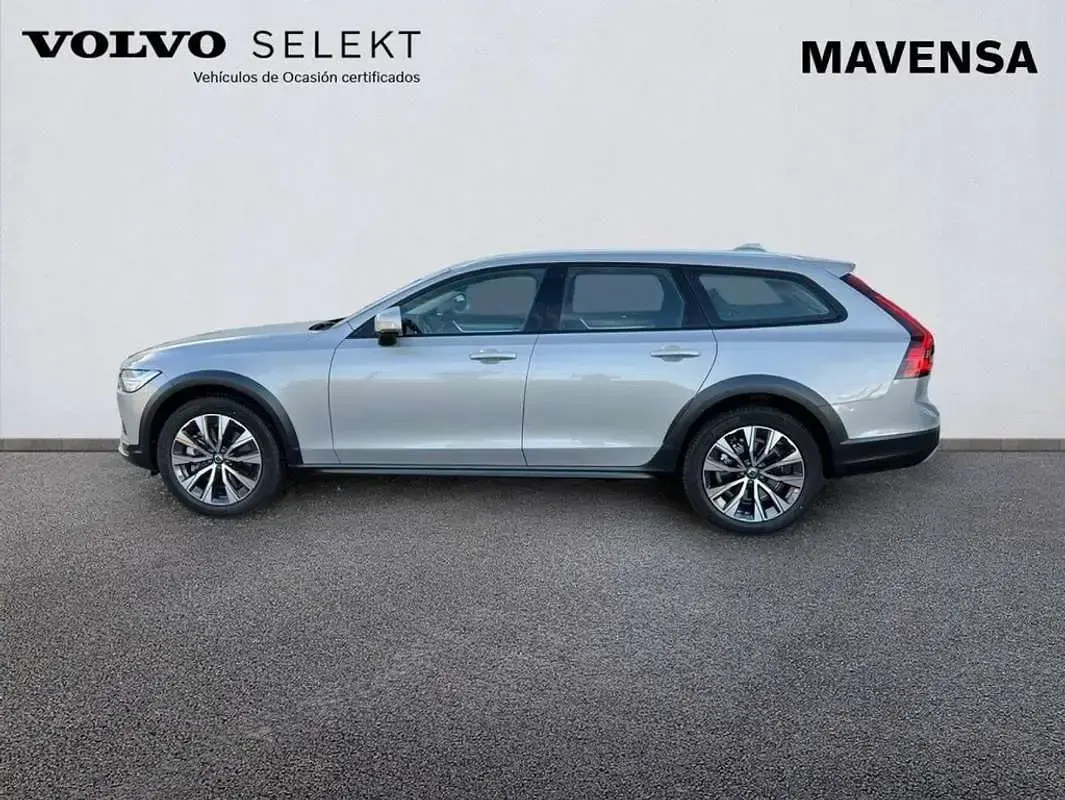 Usado Volvo V90 CC Core 197 CV (144 kW) 2023 Plateado Familiar