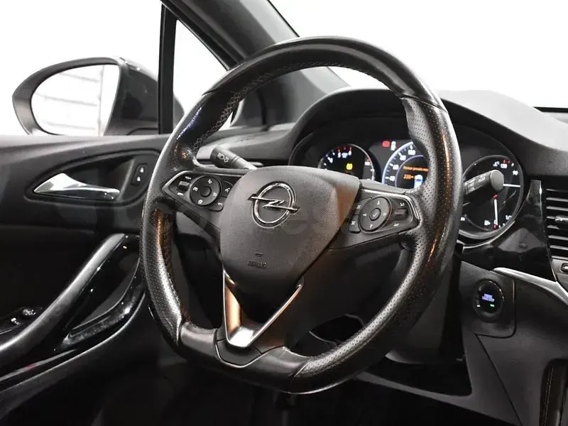 Usado Opel Astra Ultimate 122 CV (89 kW) 2022 Blanco Utilitario