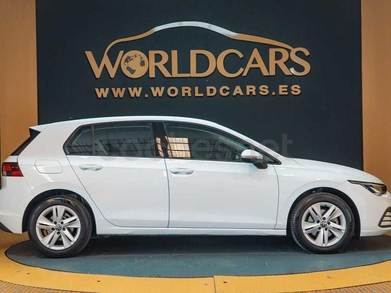 Usado VW Golf VIII 110 CV (80 kW) 2021 Blanco Berlina