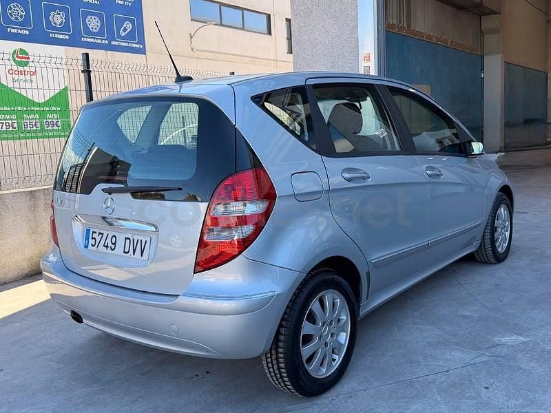 Usado Mercedes A170 Elegance 116 CV (85 kW) 2006 Gris / plata Monovolumen