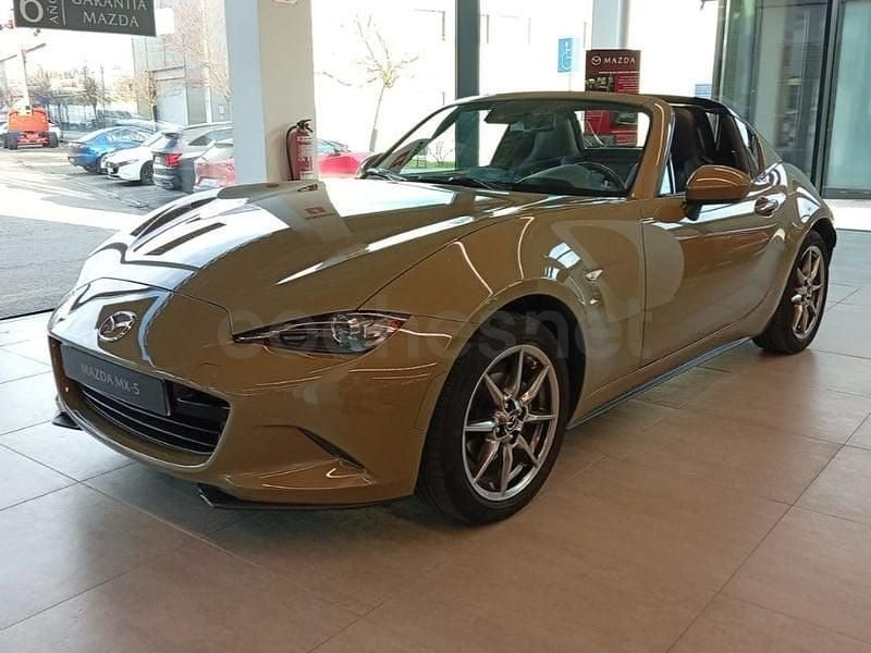 Usado Mazda MX5 Exclusive-Line 132 CV (97 kW) 2023 Gris / plata Descapotable