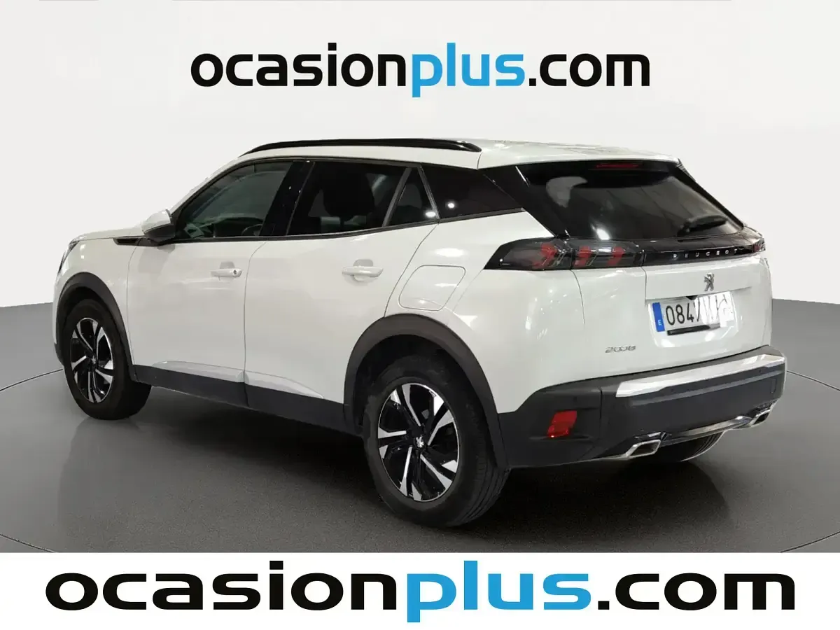 Usado Peugeot 2008 Allure 130 CV (95 kW) 2021 Blanco SUV