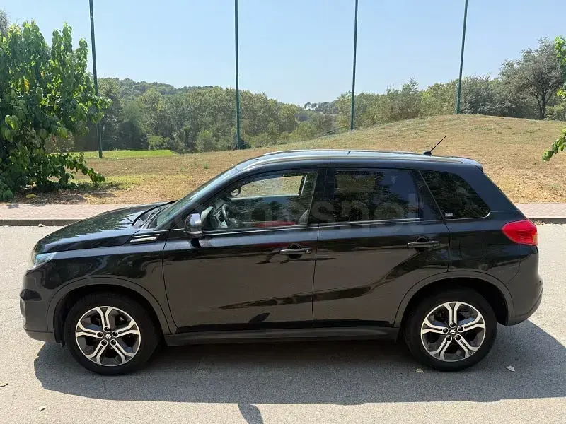 Usado Suzuki Vitara GLX 120 CV (88 kW) 2017 Negro SUV