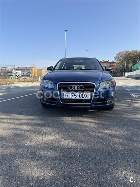 Usado Audi A4 140 CV (102 kW) 2005 Azul Berlina