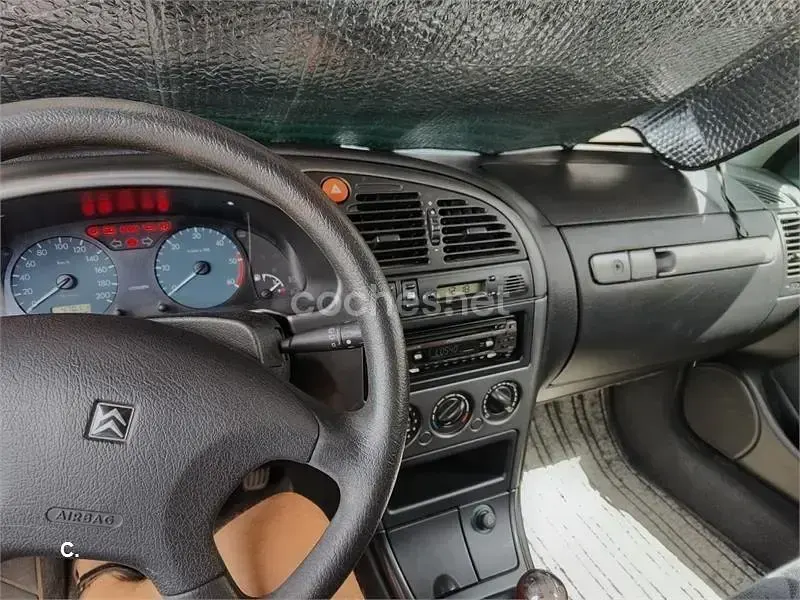 Usado Citroën Xsara Attraction 90 CV (66 kW) 2000 Gris / plata Berlina