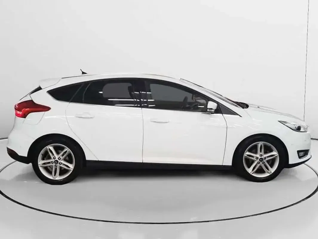 Usado Ford Focus Titanium 125 CV (91 kW) 2016 Blanco Utilitario