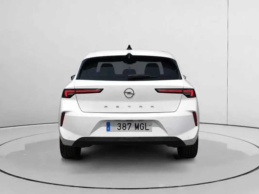 Usado Opel Astra Edition 131 CV (96 kW) 2023 Blanco Utilitario