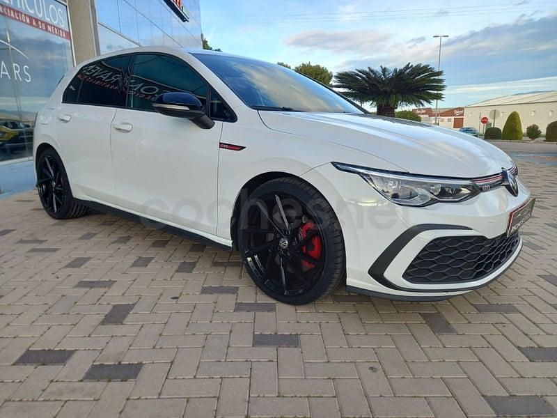 Usado VW Golf VIII GTI 245 CV (180 kW) 2021 Blanco Berlina