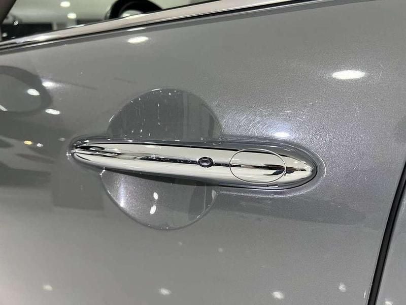 Usado Mini ONE 102 CV (75 kW) 2021 Gris Utilitario