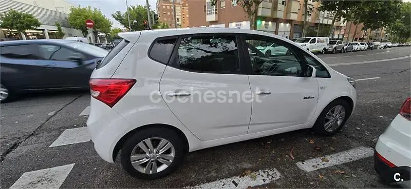Usado Hyundai ix20 Comfort 115 CV (84 kW) 2013 Blanco Utilitario