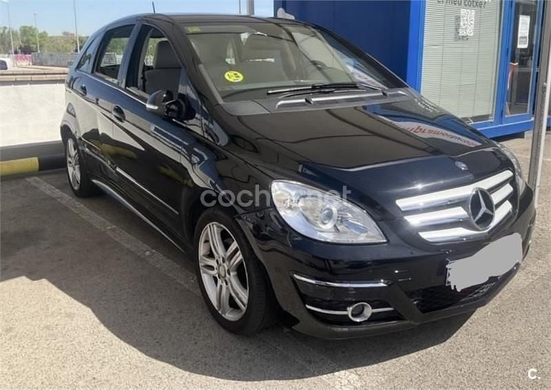 Usado Mercedes B180 109 CV (80 kW) 2009 Negro Monovolumen