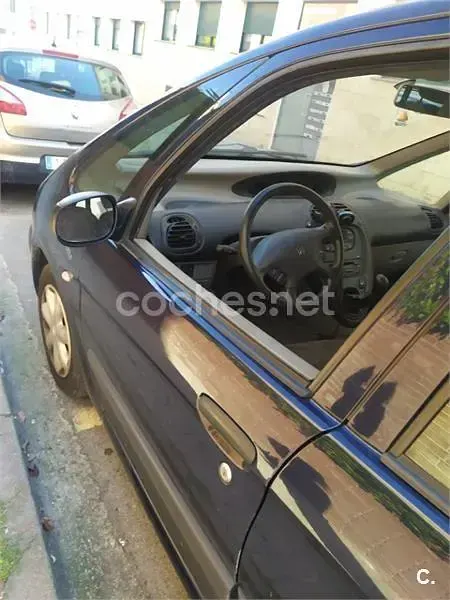 Usado Citroën Xsara Picasso 90 CV (66 kW) 2000 Azul Monovolumen