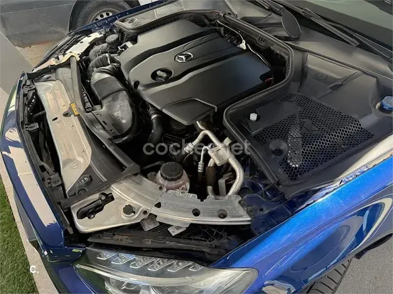 Usado Mercedes C220 AMG line 170 CV (125 kW) 2017 Azul Berlina