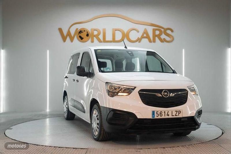 Usado Opel Combo Edition 100 CV (73 kW) 2022 Blanco Monovolumen