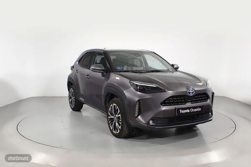 Gris Usado 2022 Toyota Yaris Cross Plus SUV | 25.300 € (Precio justo) - Imagen 1/4