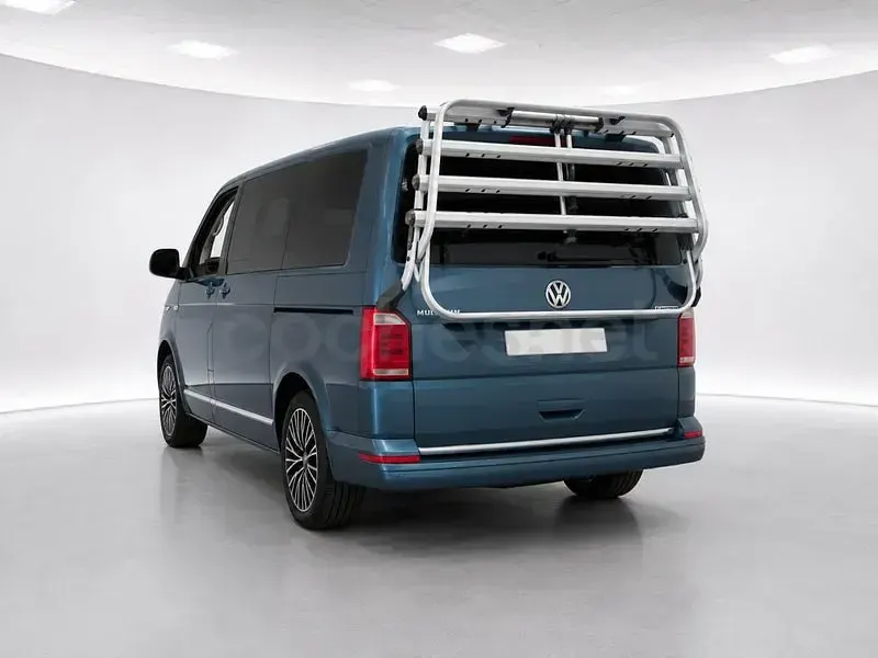 Usado VW Multivan Highline 204 CV (150 kW) 2018 Azul Monovolumen