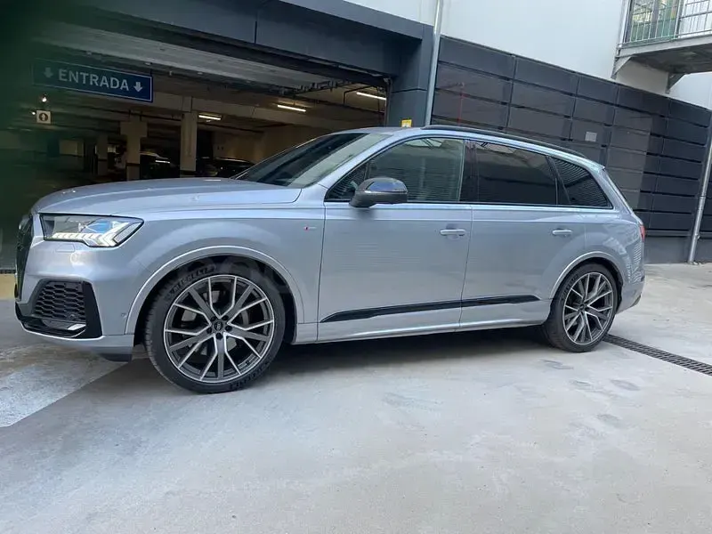 Usado Audi Q7 286 CV (210 kW) 2022 Gris / plata SUV