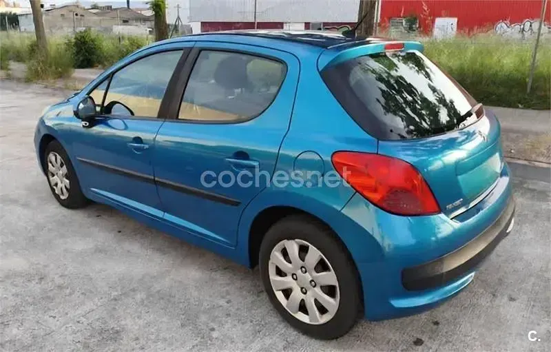 Usado Peugeot 207 90 CV (66 kW) 2007 Azul Berlina