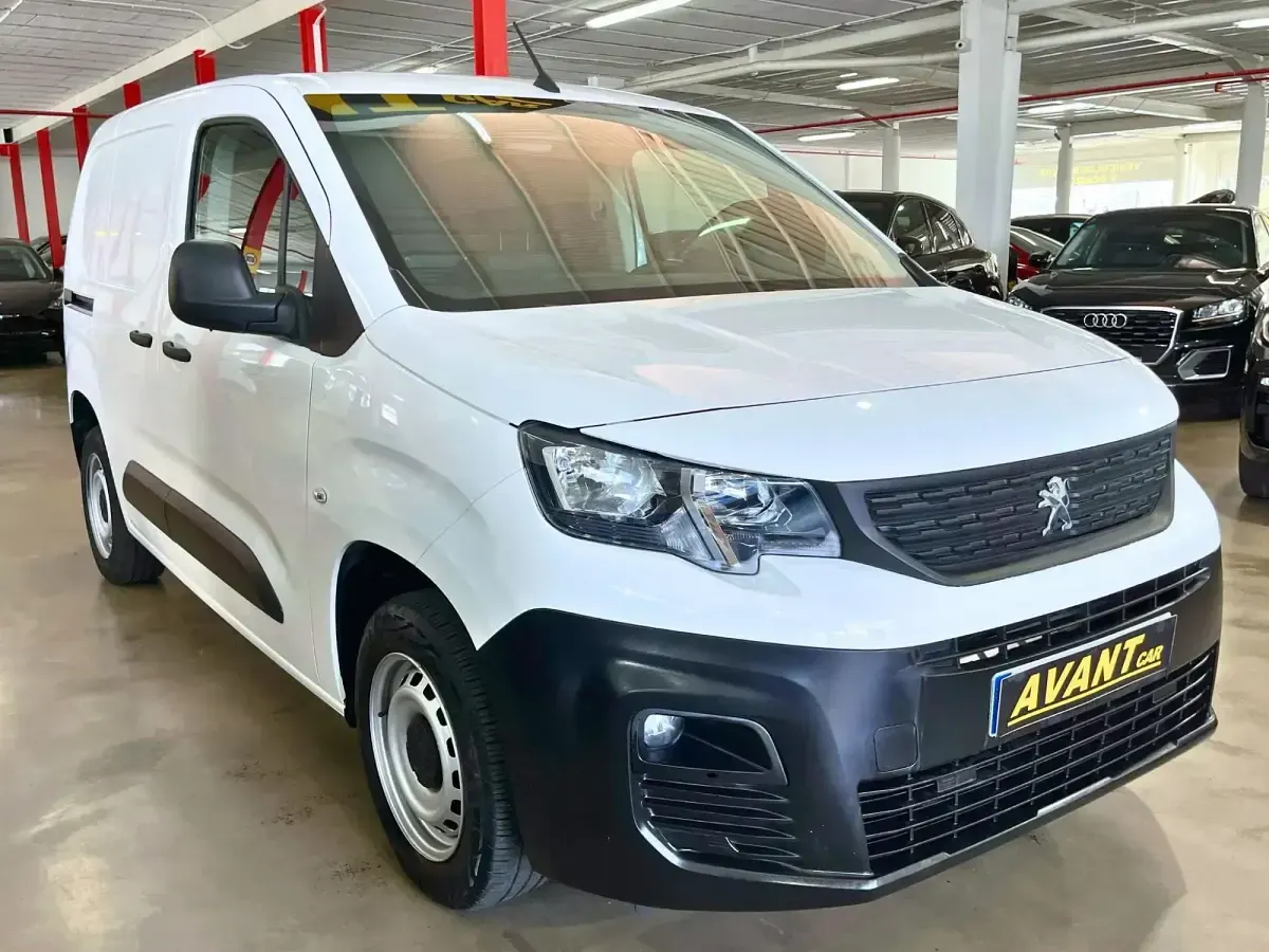 Usado Peugeot Partner S 100 CV (73 kW) 2021 Blanco Monovolumen