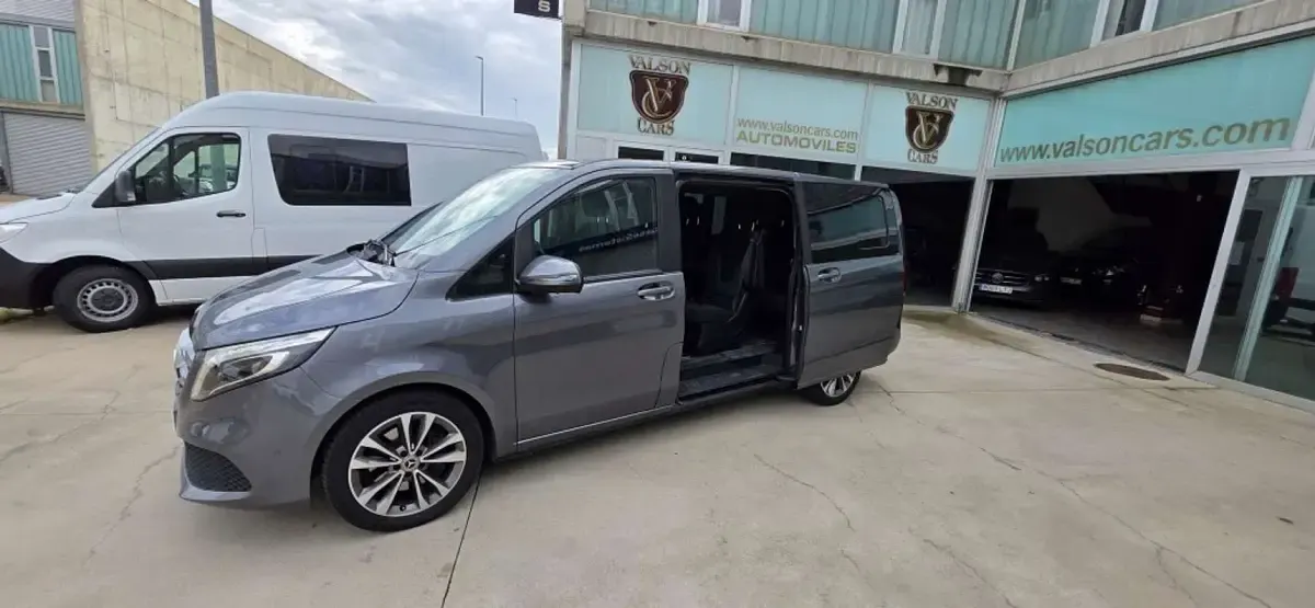Usado Mercedes V300 Avantgarde 239 CV (175 kW) 2019 Gris Monovolumen