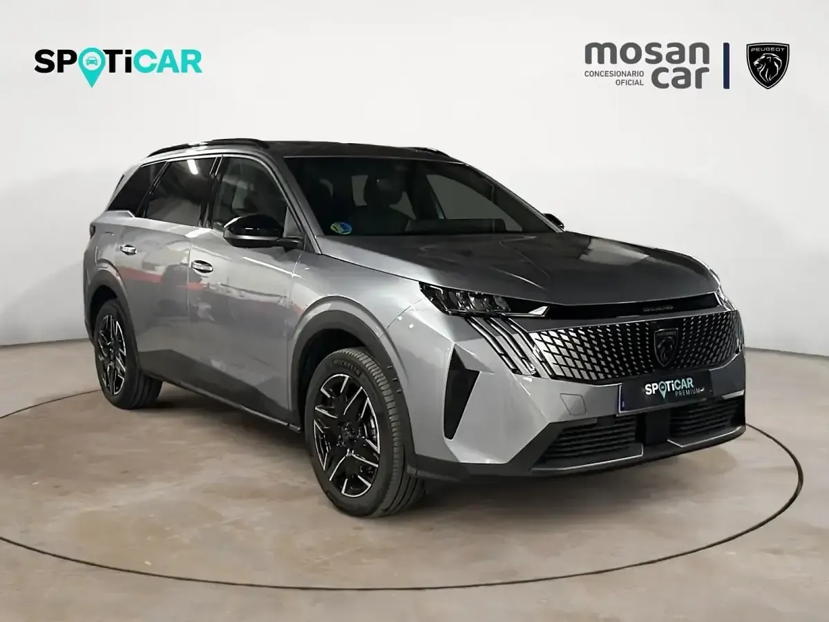 Käytetty Peugeot 5008 Allure 136 HP (100 kW) 2024 Harmaa Tila-auto