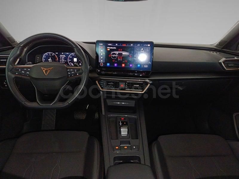 Usado Cupra Leon 150 CV (110 kW) 2024 Gris / plata Berlina