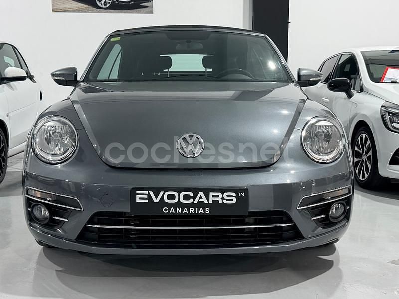 Usado VW Beetle Cabriolet Design 105 CV (77 kW) 2018 Gris / plata Descapotable