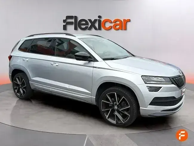 Usado Skoda Karoq Active 110 CV (80 kW) 2022 Gris SUV