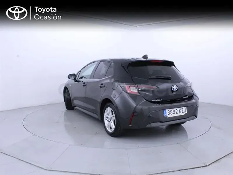 Usado Toyota Corolla Active 122 CV (89 kW) 2019 Negro Berlina