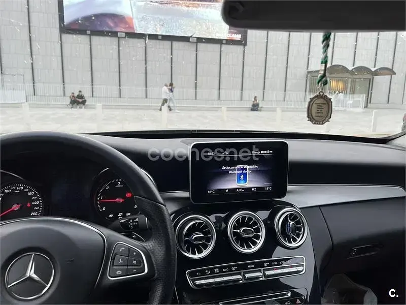 Usado Mercedes C220 170 CV (125 kW) 2018 Negro Berlina