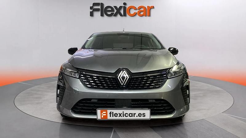 Käytetty Renault Clio V Evolution 101 HP (74 kW) 2025 Harmaa Sedan