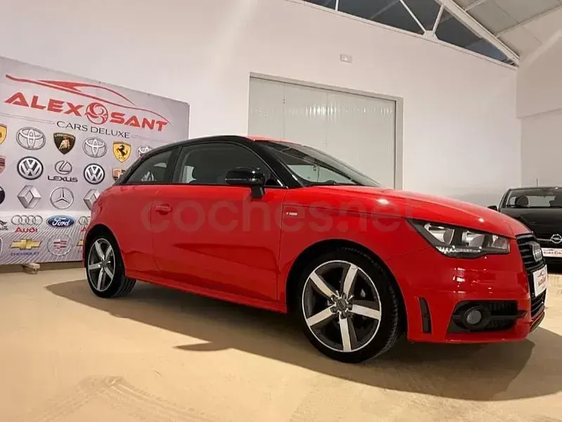 Usado Audi A1 Attraction 86 CV (63 kW) 2014 Rojo Utilitario
