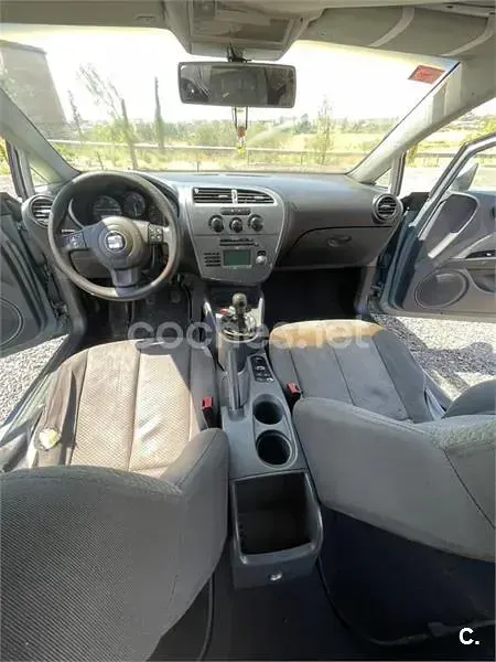 Usado Seat Leon Sport 105 CV (77 kW) 2006 Verde Utilitario