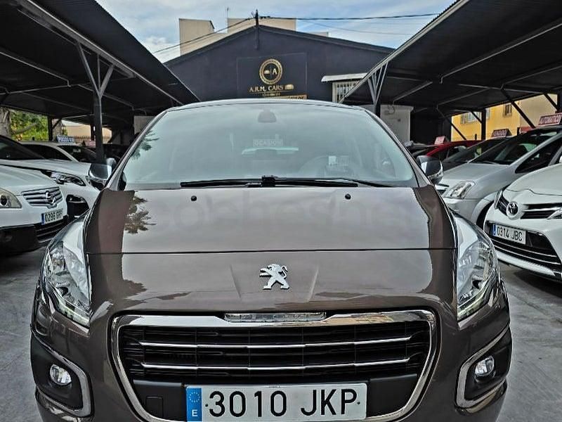 Usado Peugeot 3008 Allure 120 CV (88 kW) 2015 Granate Berlina