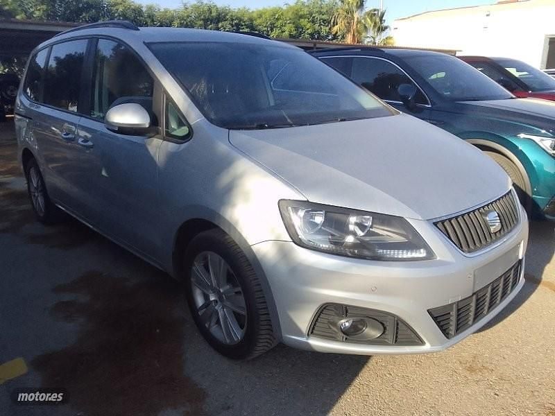 Usado Seat Alhambra 140 CV (102 kW) 2015 Plateado Monovolumen
