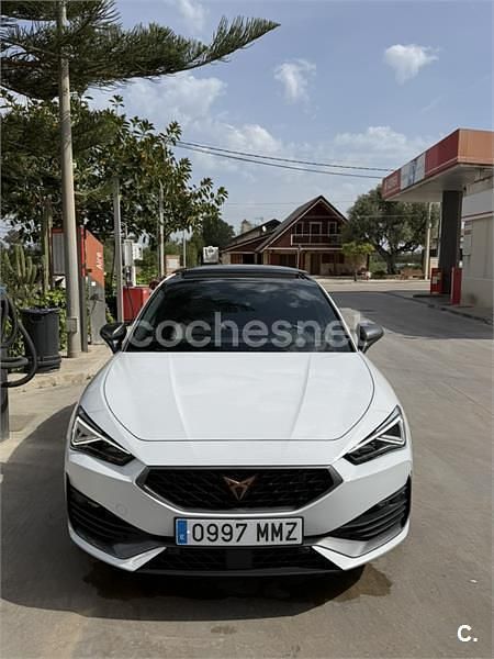 Usado Cupra Leon 150 HP (110 kW) 2024 Branco Sedan