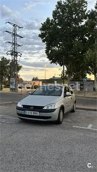 Usado Opel Corsa Edition 65 CV (47 kW) 2001 Gris / plata Utilitario