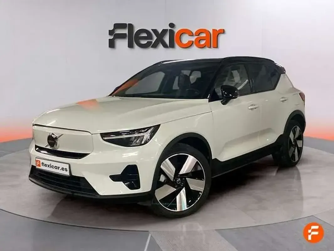 Usado Volvo XC40 Core 169 kW (231 CV) 2023 Blanco SUV