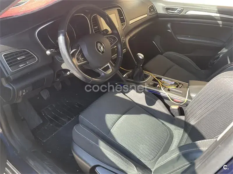 Usado Renault Mégane GrandTour Zen 115 CV (84 kW) 2019 Azul Familiar
