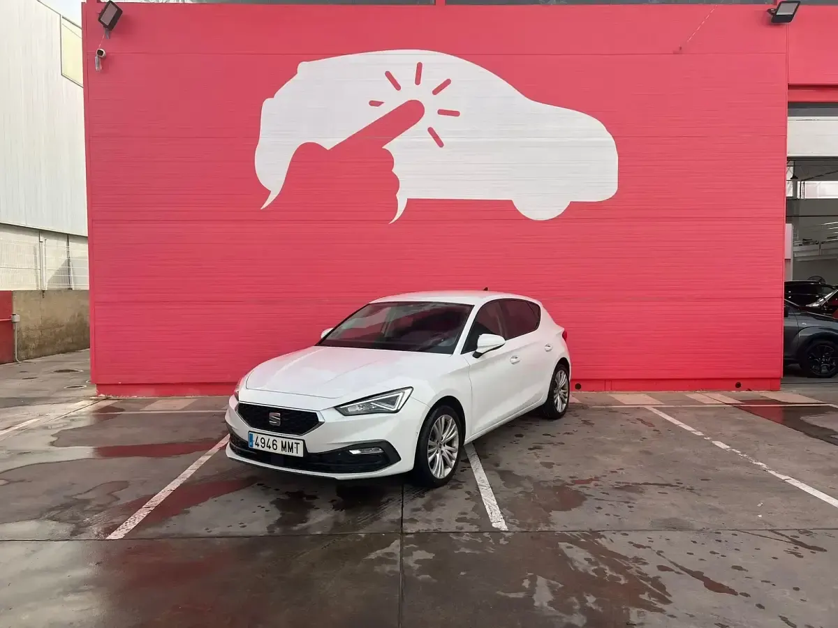 Begagnad Seat Leon Style 150 HK (110 kW) 2024 Vit