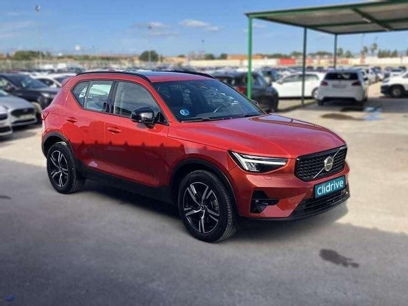 Usado Volvo XC40 Plus 163 CV (119 kW) 2022 Rojo SUV