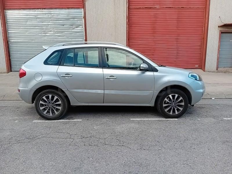 Usado Renault Koleos LIMITED 150 CV (110 kW) 2015 Gris / plata SUV