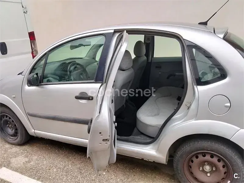 Usado Citroën C3 61 CV (44 kW) 2002 Gris / plata Utilitario