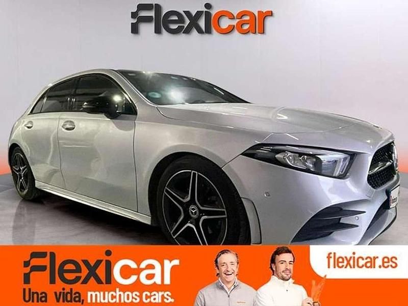 Usado Mercedes A180 109 CV (80 kW) 2018 Gris Utilitario