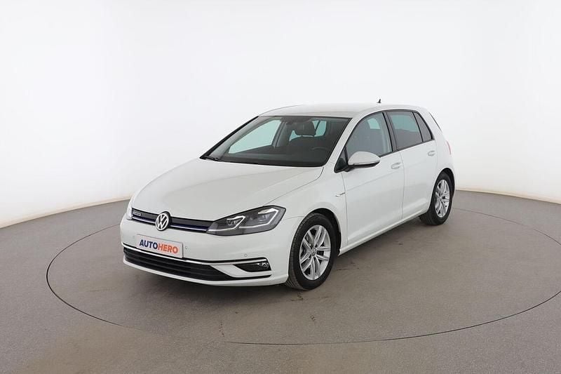 Blanco Usado 2019 VW Golf VII Advance Utilitario | 19.599 € (Precio justo) - Imagen 1/3