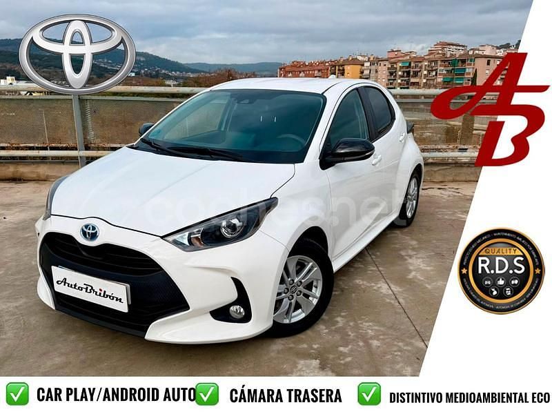 Usado Toyota Yaris Hybrid Business Edition 116 CV (85 kW) 2022 Blanco Berlina