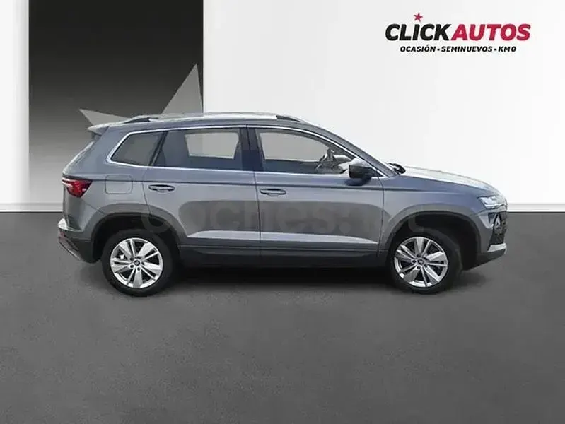Usado Skoda Karoq Selection 150 CV (110 kW) 2025 Gris / plata SUV